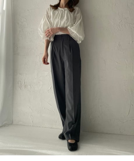 Wide tuck pants