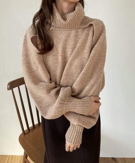 Back twist layered knit