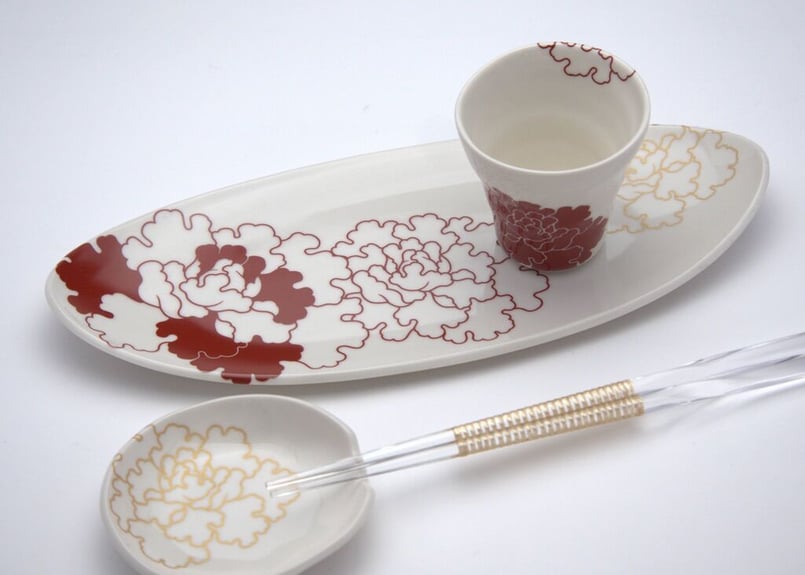 金牡丹の箸置き豆皿 M-4 | 祈りを宿す器 美命mikoto — Vessels of
