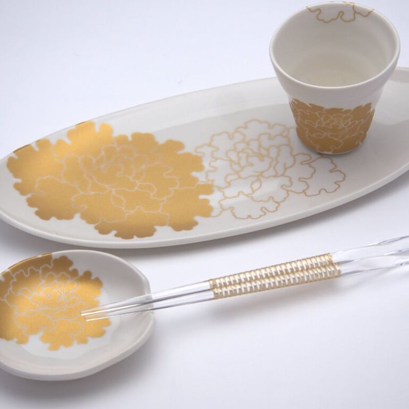 お刺身の醤油受けに最適! 箸置き豆皿 金牡丹M−3 | おうち時間 お刺身の醤油受けに最適! 箸置き豆皿 金牡丹M−3 | おうち時間