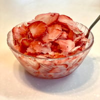 ※割引中※便利な小分け袋★ふわ！シャリ！とろける～！冷凍削りイチゴ🍓（80ｇ×10袋）