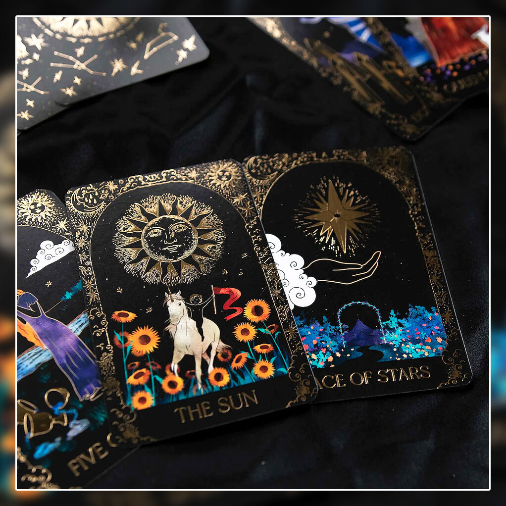 予約商品】Dreamy Moons Tarot Deck【タロットカード】 | musemuse