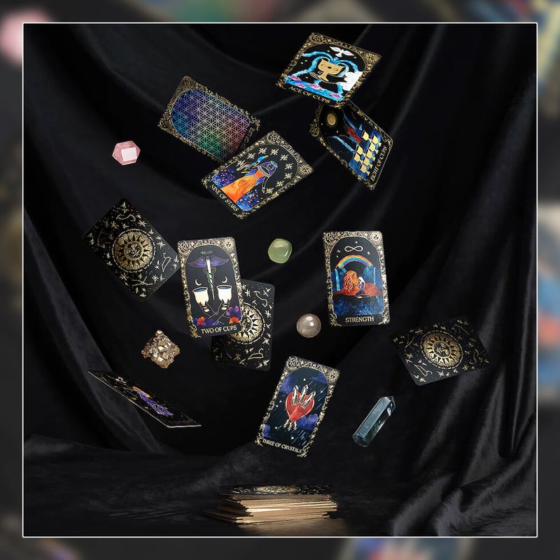 予約商品】Dreamy Moons Tarot Deck【タロットカード】 | musemuse