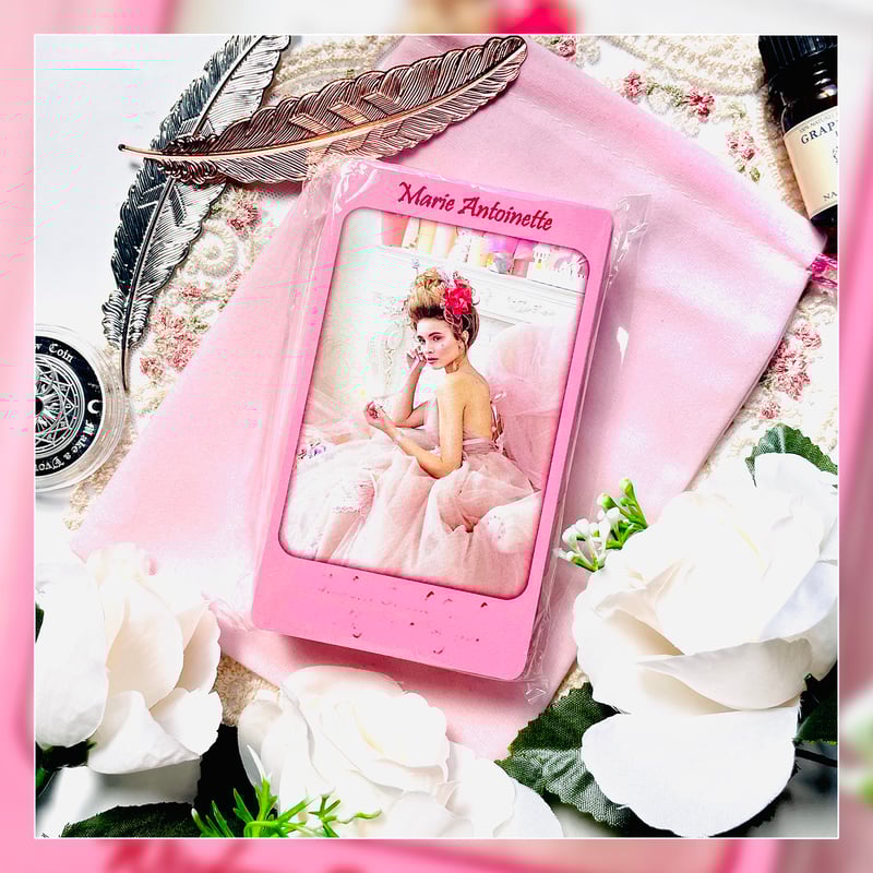 予約商品】Marie Antoinette Oracle Cards【オラクルカード】 |