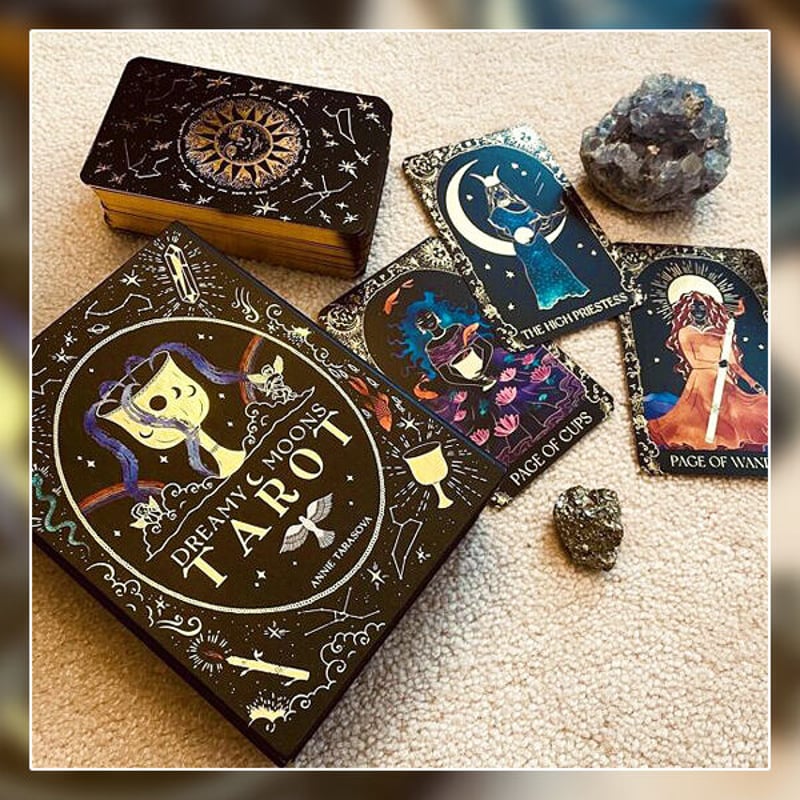 予約商品】Dreamy Moons Tarot Deck【タロットカード】 | musemuse