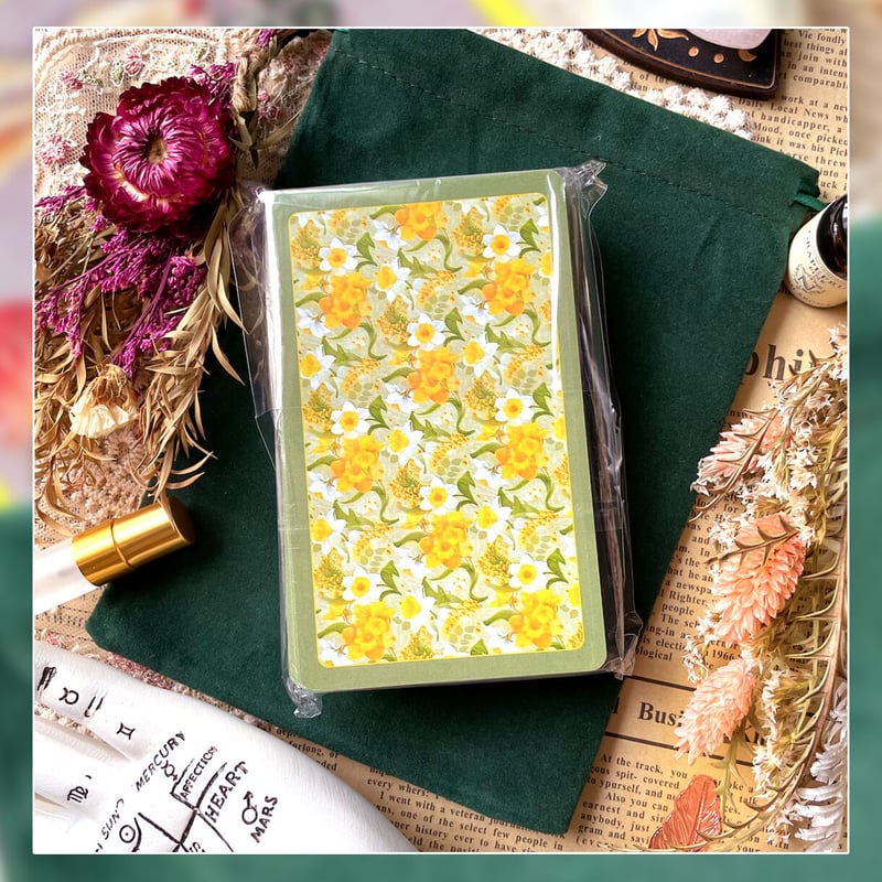 予約商品】Easter Tarot Deck【タロットカード】 | musemuse