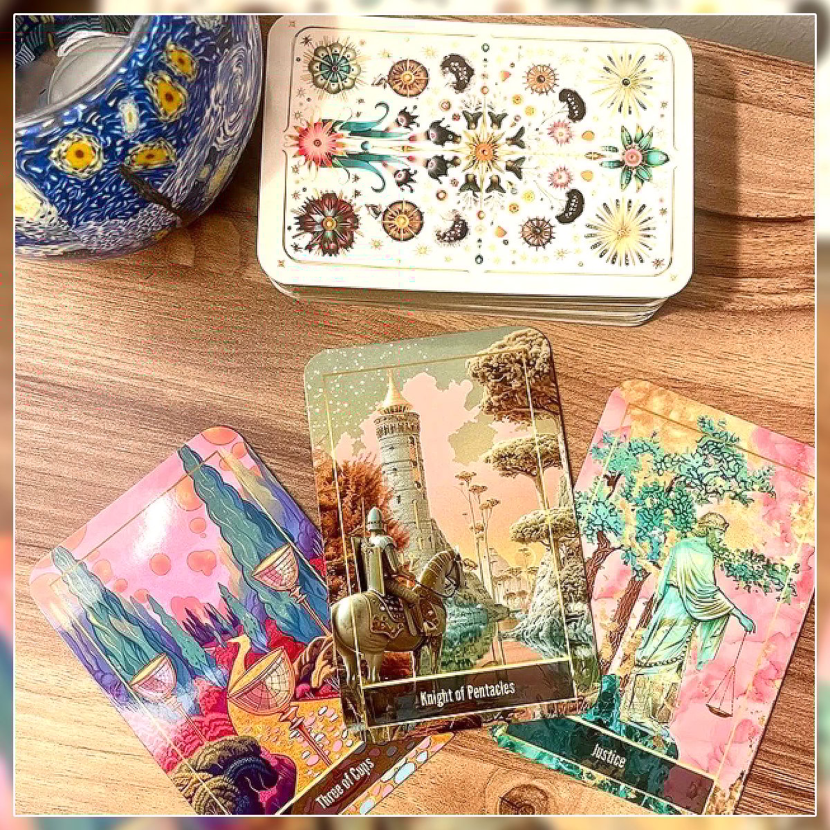 白バッキング✨金縁✨大人のお伽話のようなファンタジックで荘厳なタロットカード 白バッキング✨金縁✨大人のお伽話のようなファンタジックで荘厳
