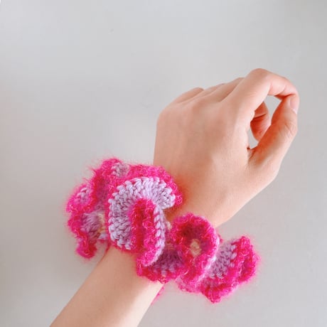 frilled scrunchie (006)