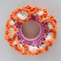 frilled scrunchie (001)