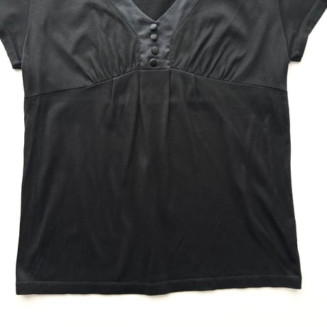 black button T-shirts