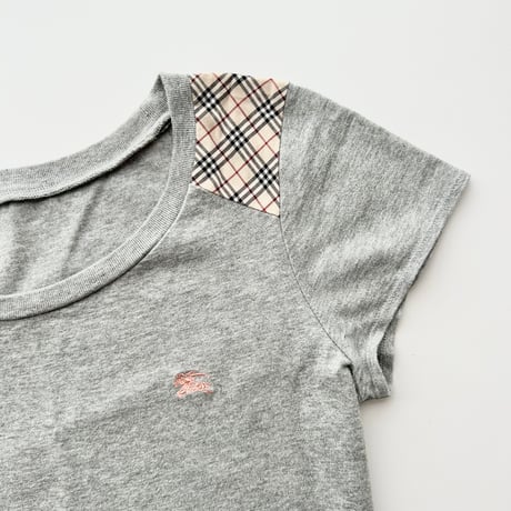 Burberry gray plaid patch T-shirts