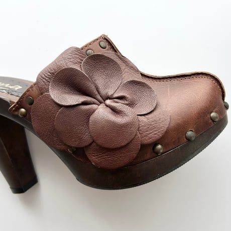 made in Italy / leather sabot sandals
