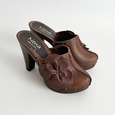 made in Italy / leather sabot sandals