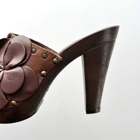 made in Italy / leather sabot sandals