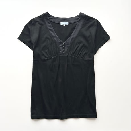 black button T-shirts