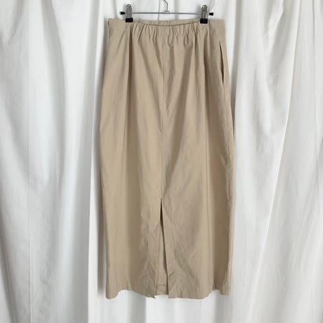beige back slit long skirt