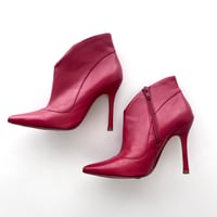 red pointed short boots