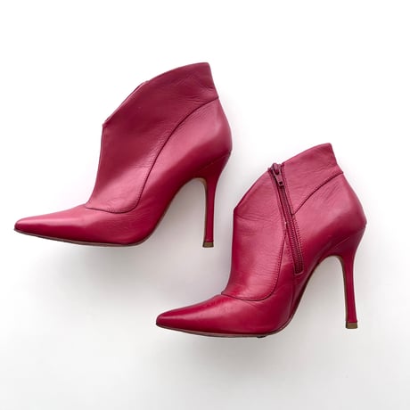 red pointed short boots 22.5cm
