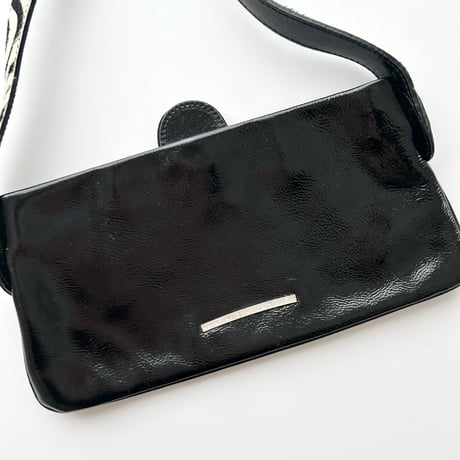 made in Italy / black enamel leather shoulder bag