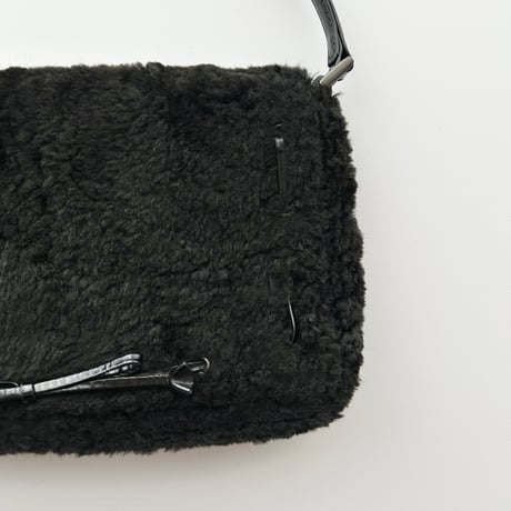 black fur designed shoulder bag
