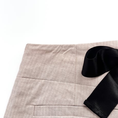 beige striped back ribbon half pants