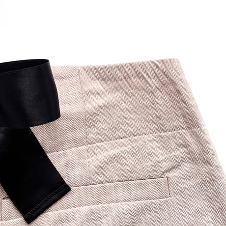 beige striped back ribbon half pants