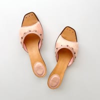 pink fur designed sandals
