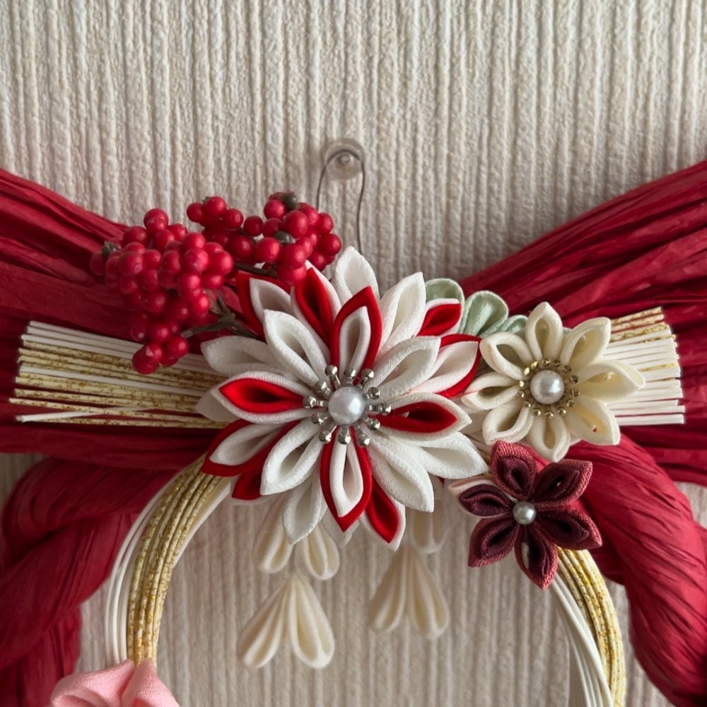 つまみ細工 正月飾り しめ縄飾り ① つまみ細工を使ったしめ縄飾り(大) | サデコMONOがたり