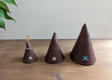 【これなら置ける！】手のひらサイズのレザーツリー