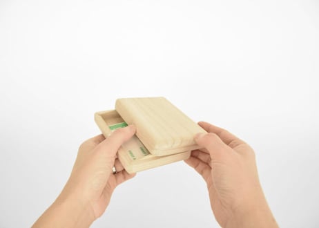 *受注生産＊桐の道具箱（すてあーずのレザーカードケース入り）