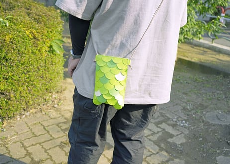 ヌゥのうろこポシェット