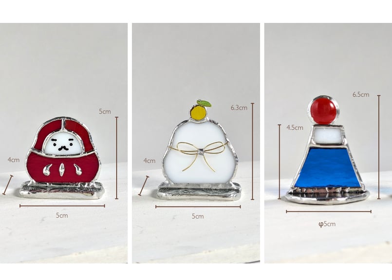 ステンドグラス　お正月飾りとサンタがいっぱい ステンドグラス お正月飾りとサンタがいっぱい