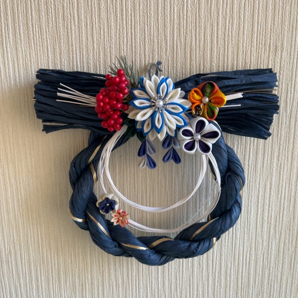 つまみ細工 正月飾り しめ縄飾り ① つまみ細工を使ったしめ縄飾り(大) | サデコMONOがたり