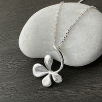 SILVER ネックレス　クローバー