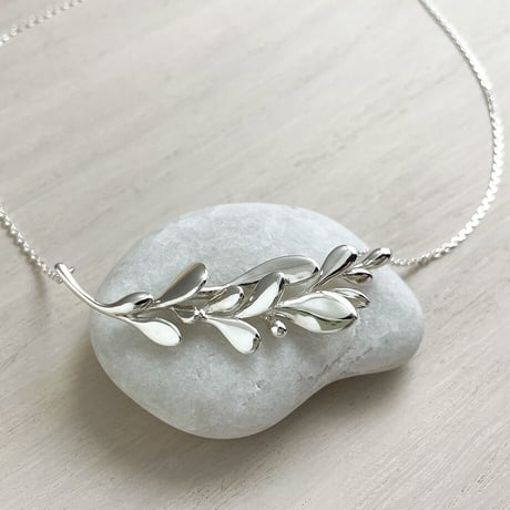 SILVER ネックレス　Olive