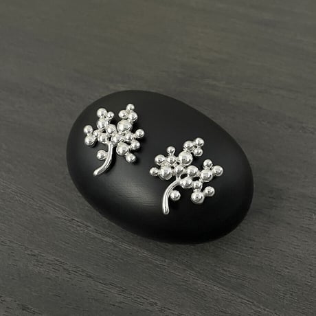 SILVER ピアス　実りの木