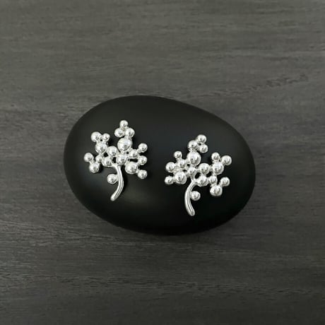 SILVER ピアス　実りの木