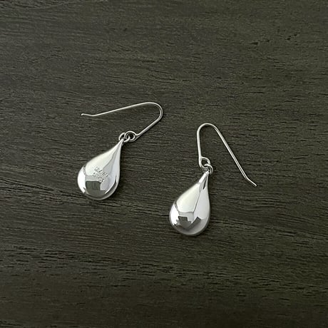 SILVER ピアス　しずく