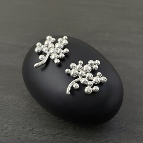 SILVER ピアス　実りの木