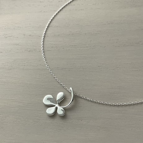 SILVER ネックレス　クローバー