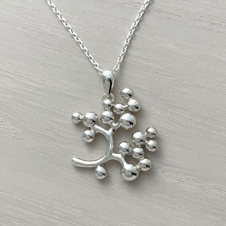 SILVER ネックレス　赤い実りの木