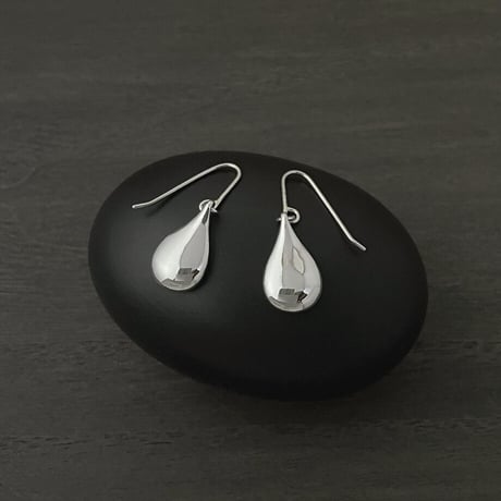 SILVER ピアス　しずく