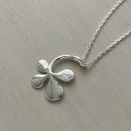 SILVER ネックレス　クローバー
