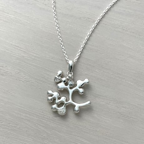 SILVER ネックレス　赤い実りの木