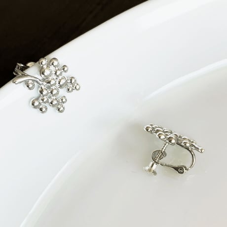SILVER ピアス　実りの木