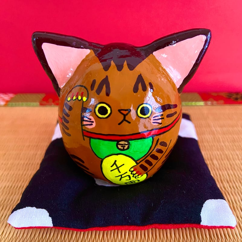 招き猫猫 【大】 キジトラ茶 | megumix 招き猫猫 【大】 キジトラ茶 | megumix
