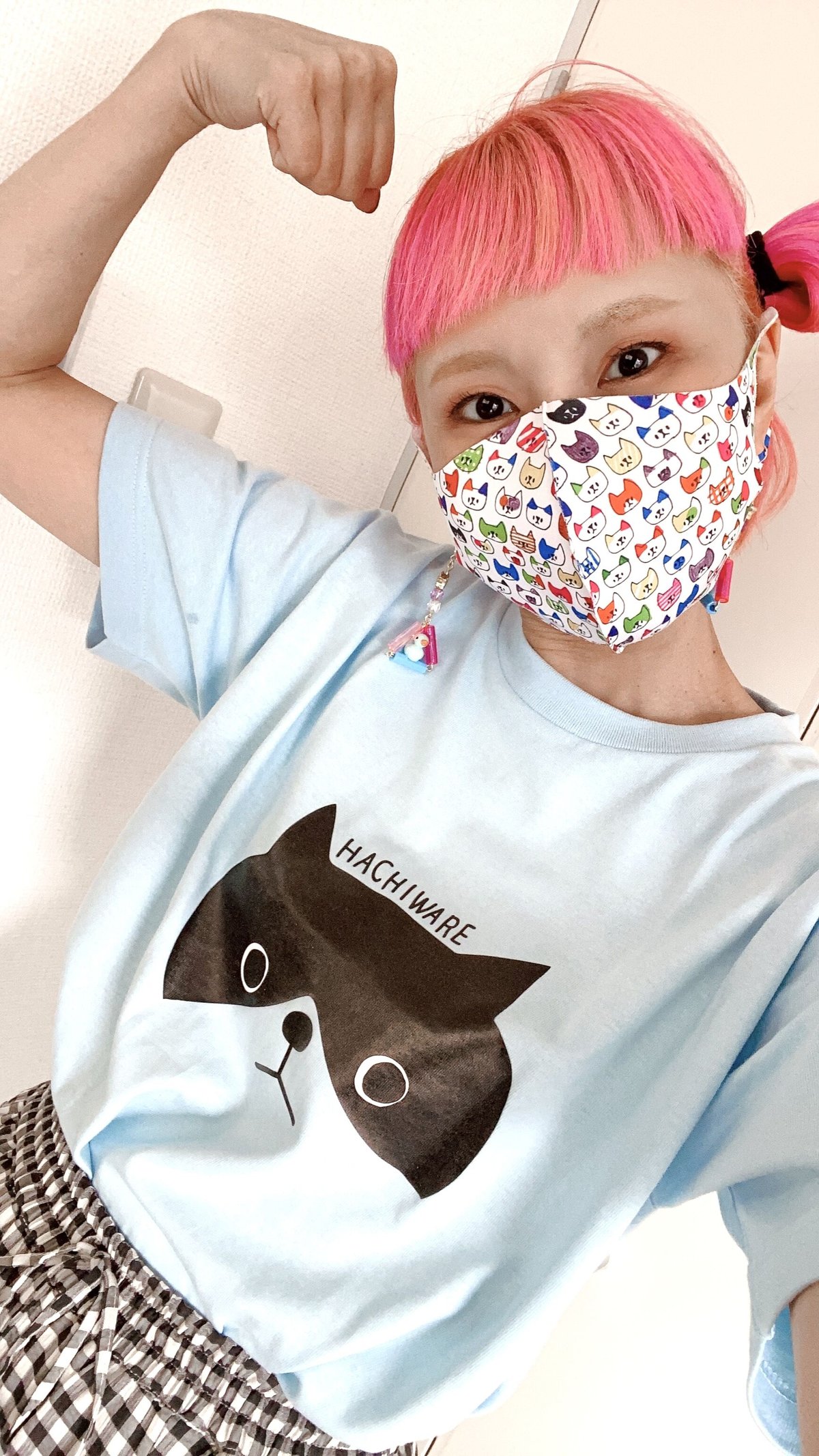 ハチワレ67 ‼️ ちいかわ トーキョーちいかわ スマホに貼れるサイズのステッカー