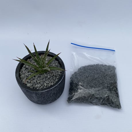 化粧砂利　黒