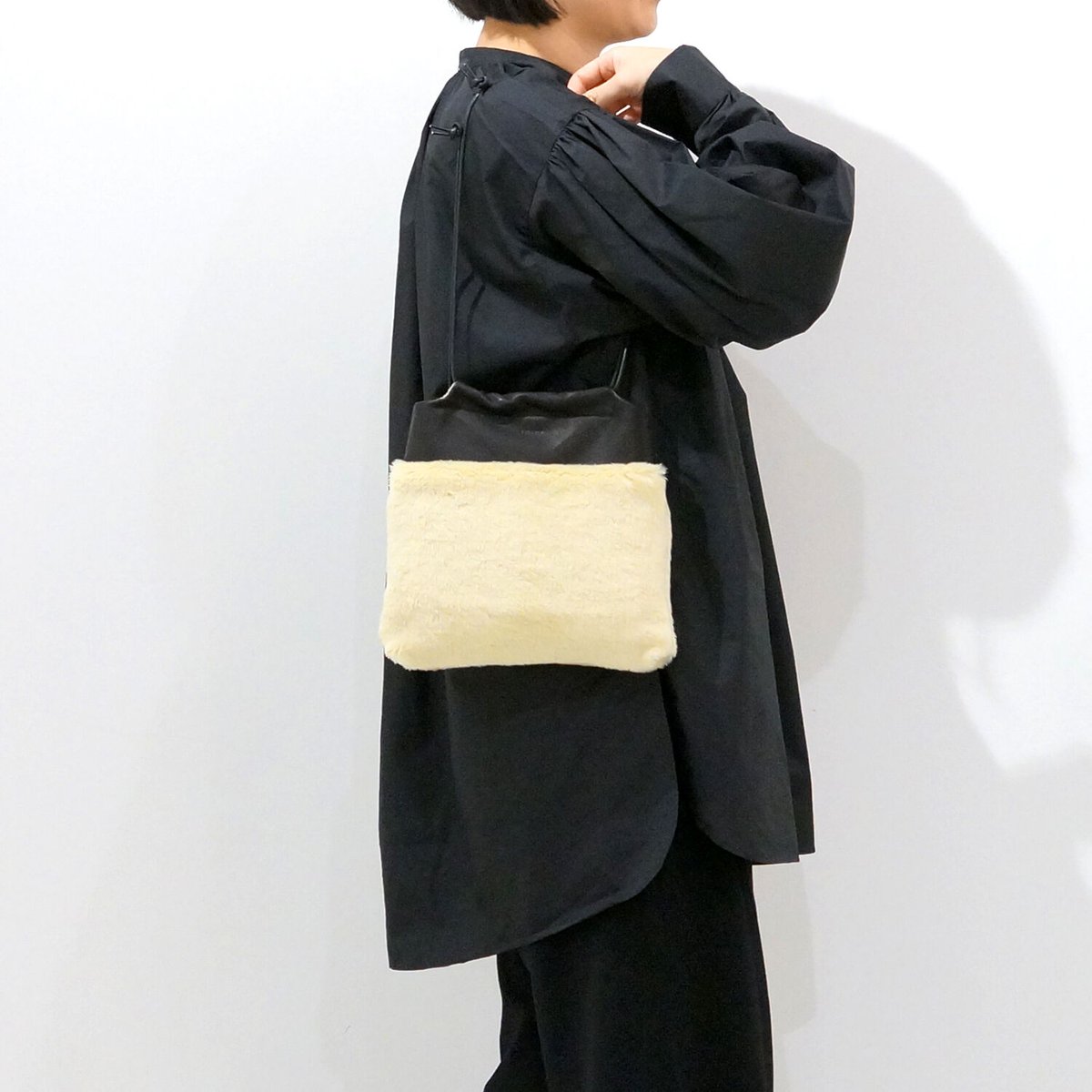 ムートン調ファー ショルダーバッグ・2 COLORS / FOLNA RD 083304 | 