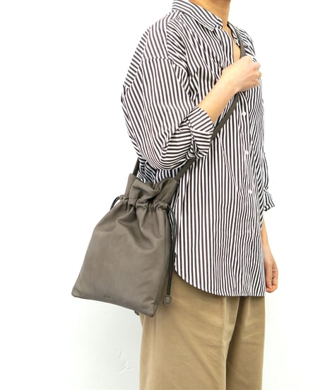 FOLNA RD ソフトレザー巾着ショルダーバッグ / No.083358 / 2色展開